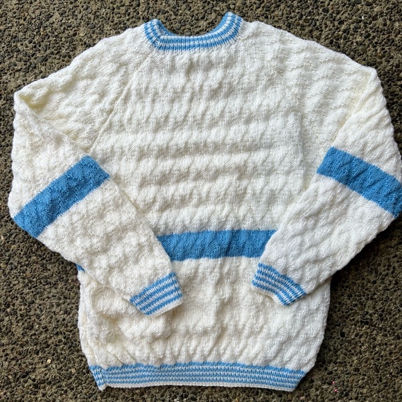 like new handknit sweater , size xl-3x - Picture 2 of 7